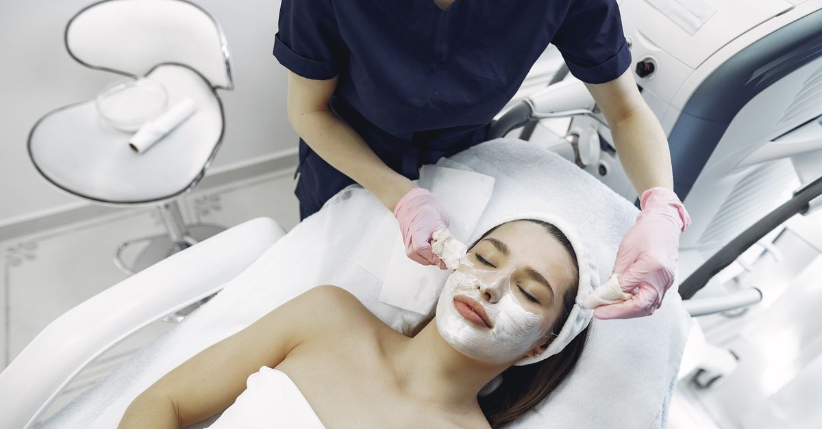 Comparing Microdermabrasion and Chemical Peels for Skin Renewal